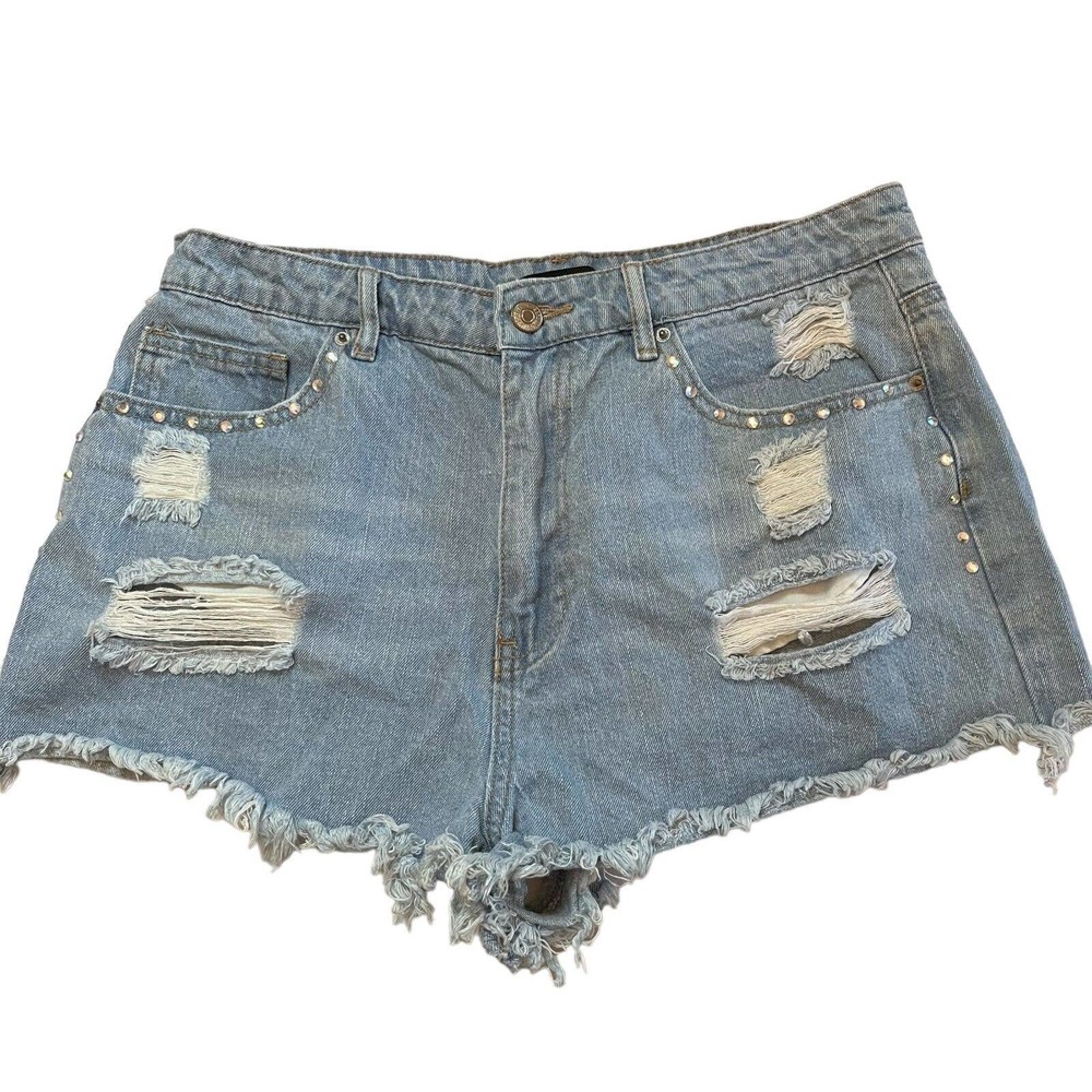 Forever 21 Light Wash Distressed Stoned Raw Hem Womens Shorts Size 30